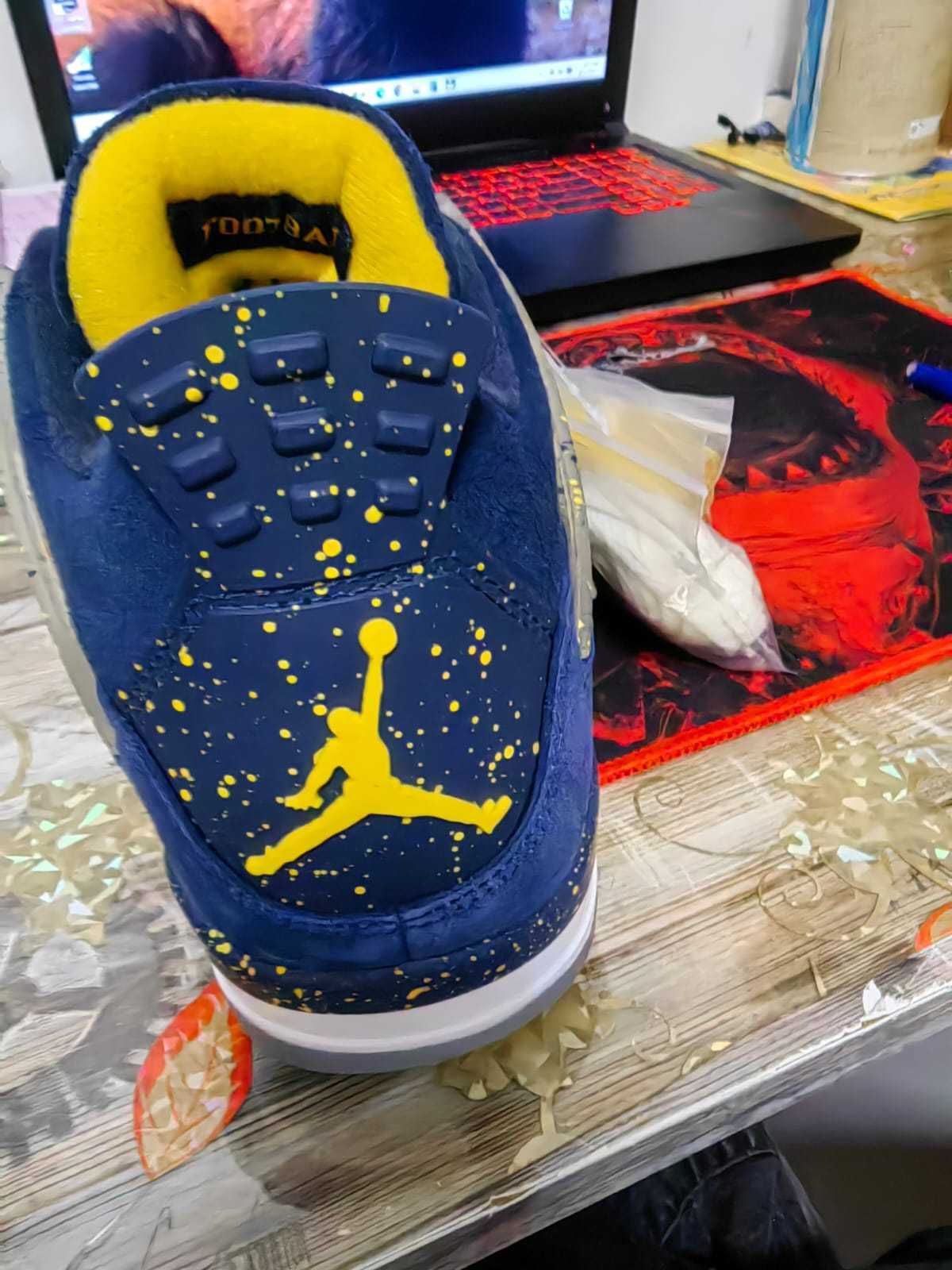 Vand AIR JORDAN 4 Michigan mar. 42 Bucuresti Sectorul 5 • OLX.ro