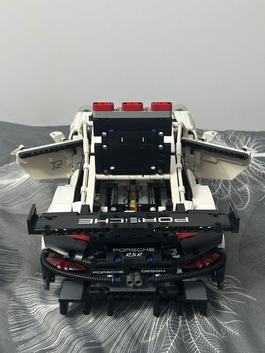 LEGO Technic Porsche 911 RSR