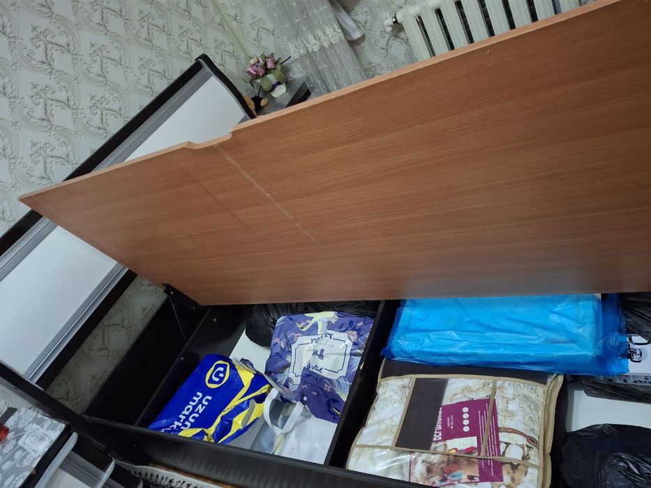 Продам двухспальную кровать с матрасом