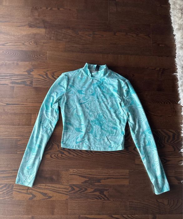 Top scurt cu mânecă lungă – imprimeu valuri turcoaz