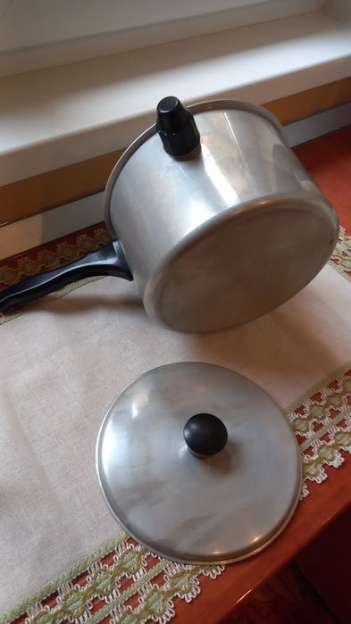 Vand vas cu capac cu baza/fundul vasului dublu ideal pt fiert lapte,ap