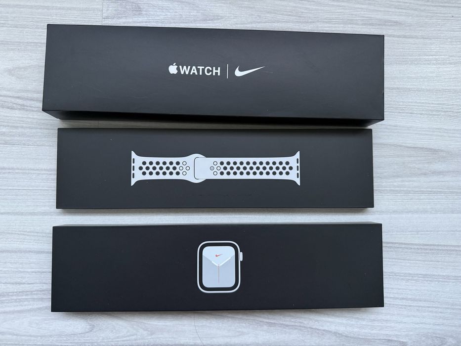 Apple Watch SE 40mm. Nike