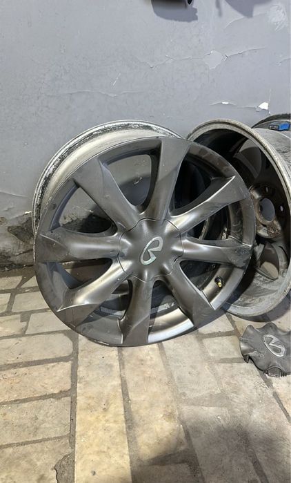 Диск Инфинити R18