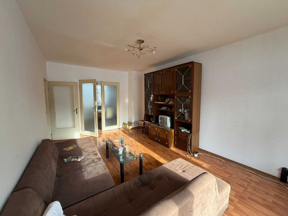 Тристаен апартамент в центъра на Разград