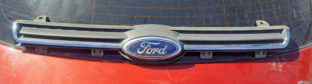 Централна решетка и халогени с капаци от FORD ECOSPORT 1.0 125К.С