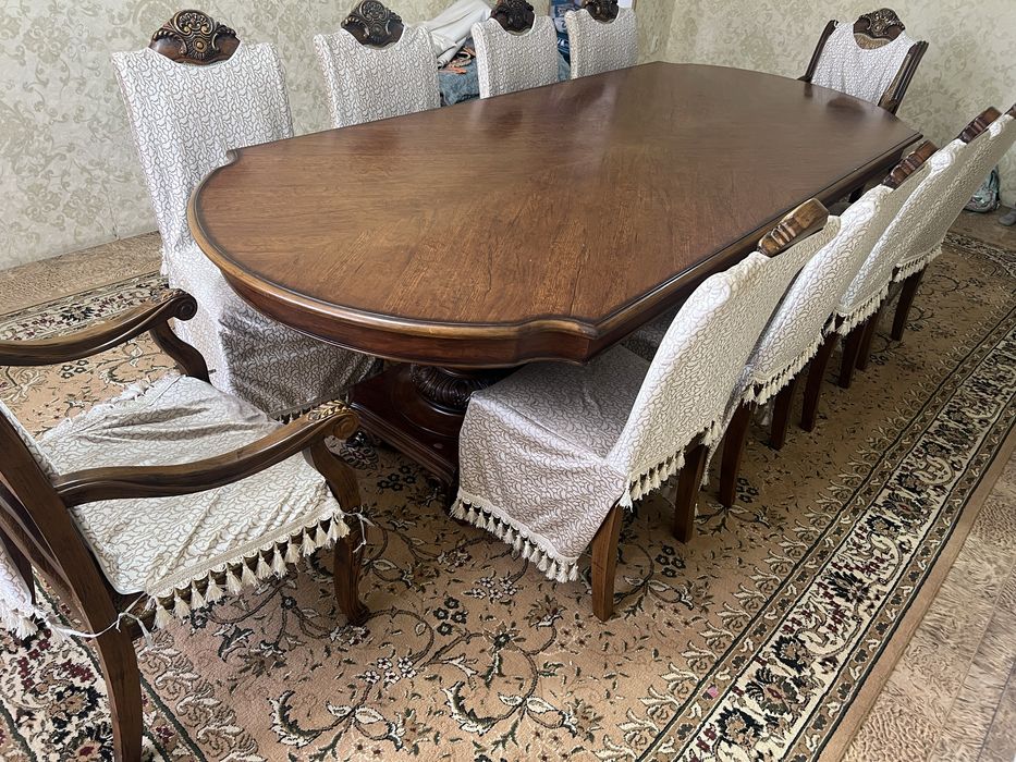 Стол в хорошем состояни