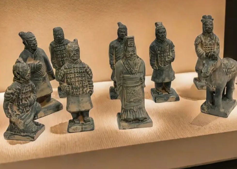 Soldati din teracota