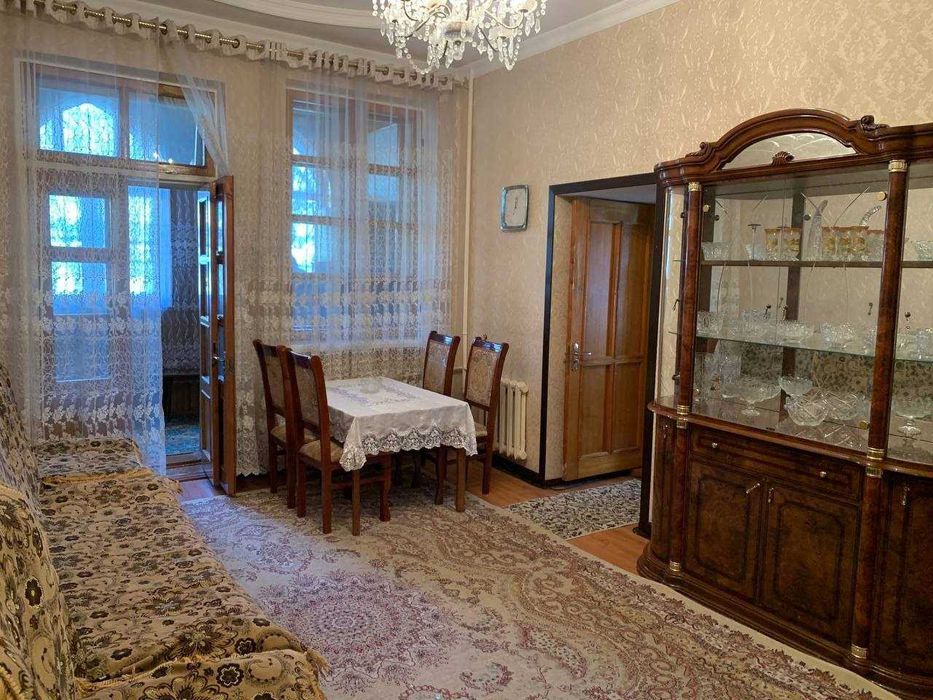 Сдается 3 комнатная квартира в ЦЕНТРЕ ор-р улица Алишера Навои! СРОЧНО