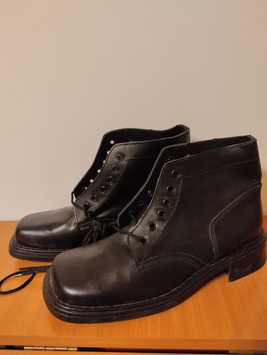 Рабочие сапоги, валенки и батинки