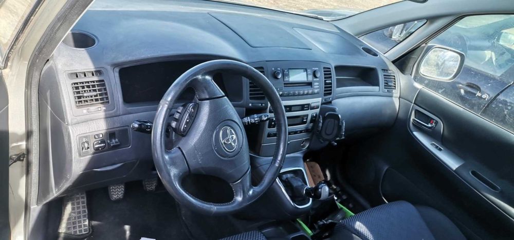 Тойота Корола Версо