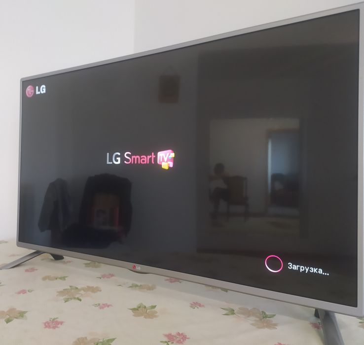 Большой смарт телевизор LG