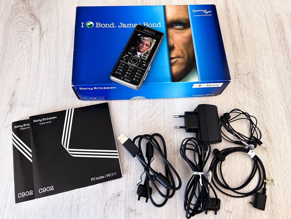 Sony Ericsson C902 Cyber-shot—Quantum of Solace/ James Bond Edition - Full Box- Colectie rar