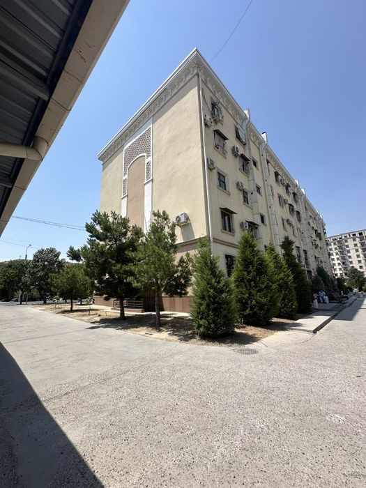 Срочно продается квартира 4/1/5 под не жилое первая линия Сагбан