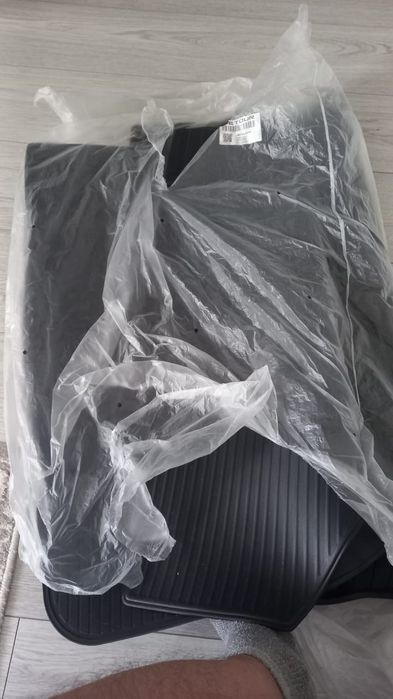 Продам полики новый