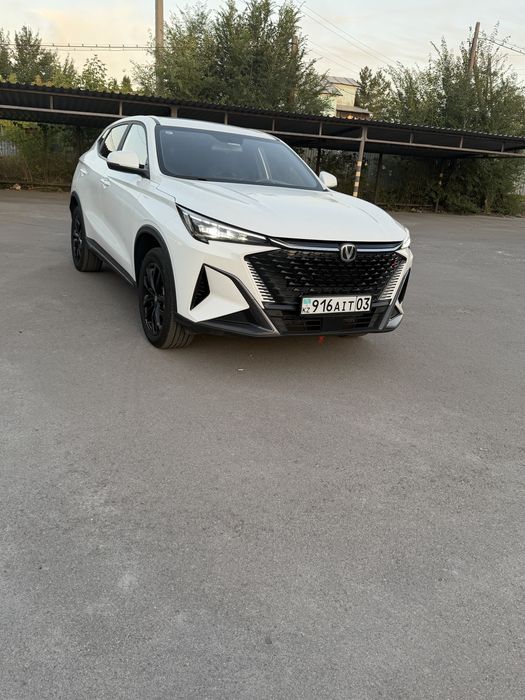 Автомобиль Changan x5 plus