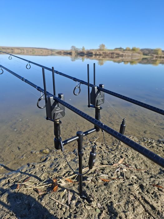 Vând set pescuit la crap