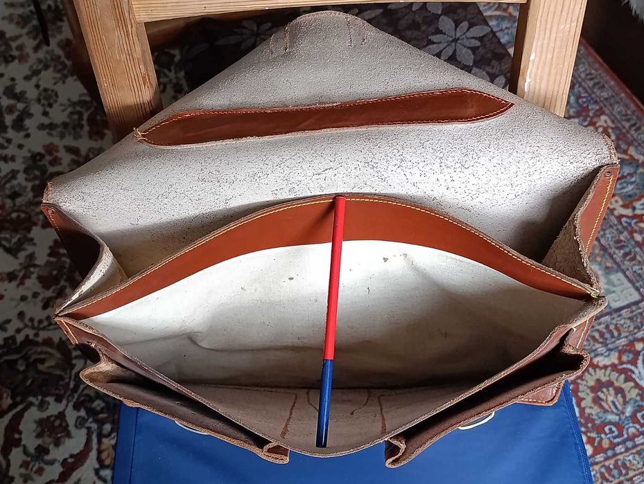 Чанта от висококачествена естествена кожа.