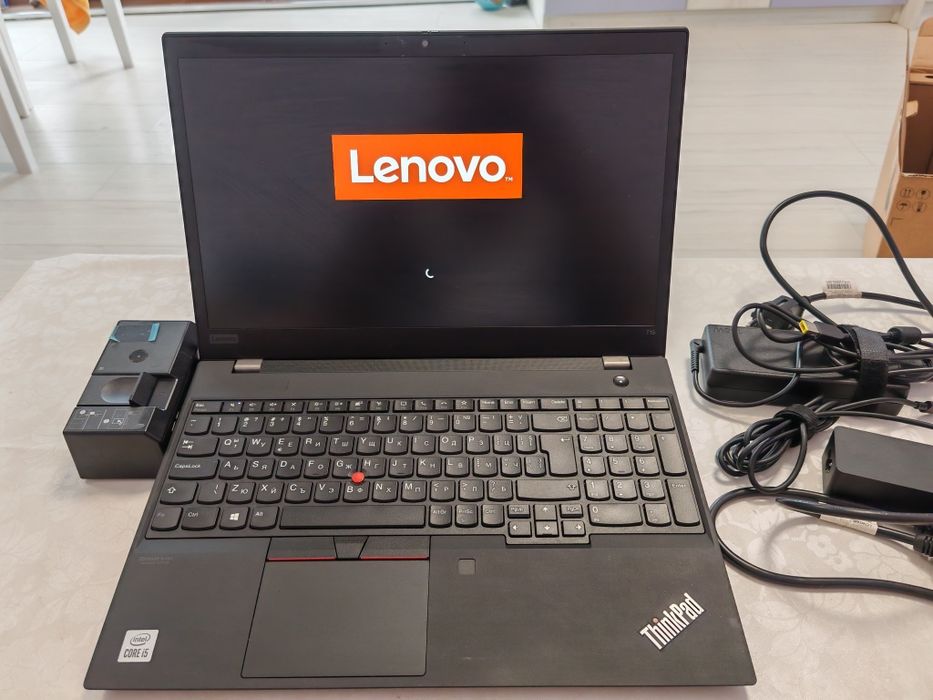 Lenovo ThinkPad T15 Gen 1 - i5 + докинг станция /  ОТЛИЧЕН