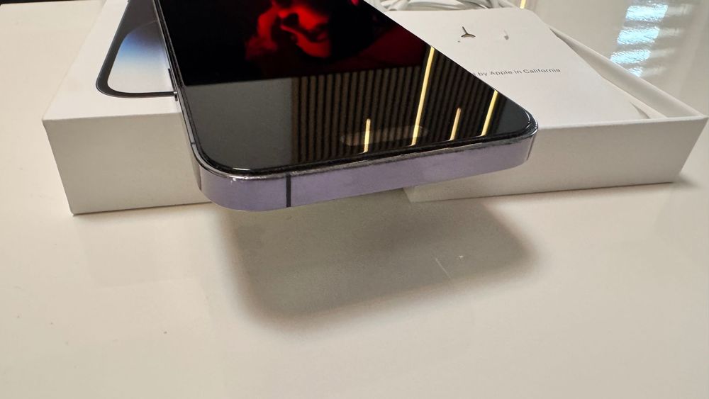 iPhone 14 Pro Max violet