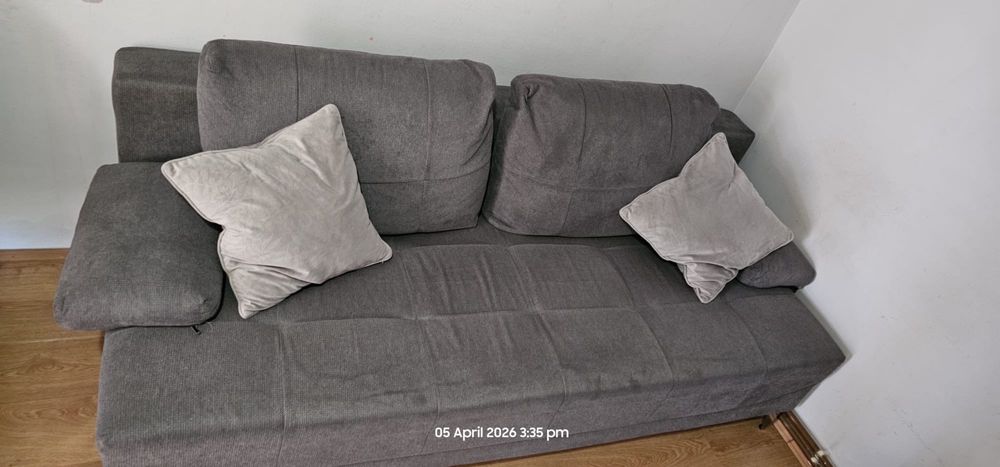 Canapea extensibila+mobila de sufragerie+masuta de cafea