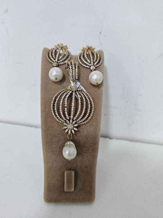 Set deosebit cercei+medalion aur 14k (r)