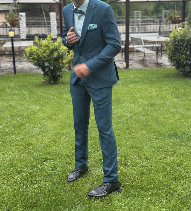 Костюм за абитуриентски бал