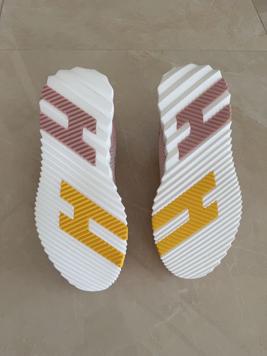 38н Hermes* маратонки