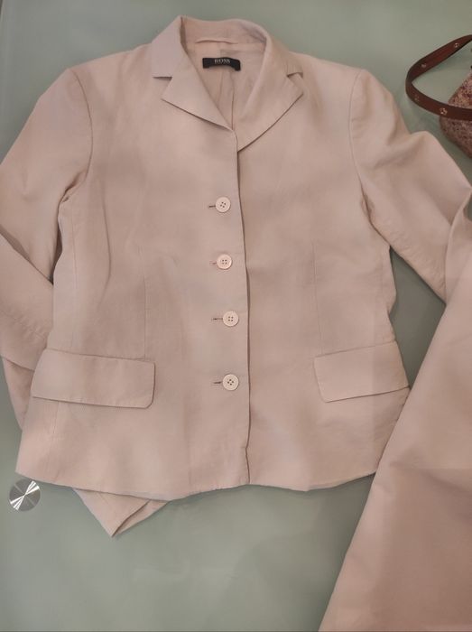 Костюм пола и сако на Boss