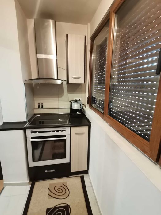 Дава се под наем Двустаен апартамент в Бургас, Център - 55 кв.м за 255 € - Снимка #2