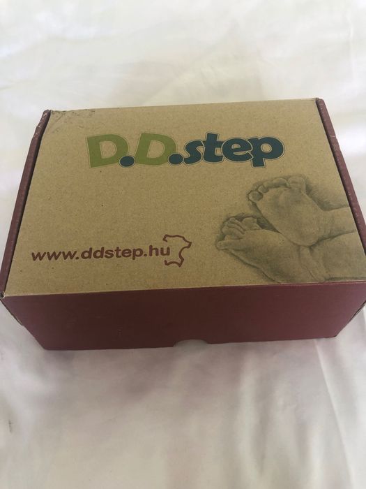 Сандали за момиченце DD Step