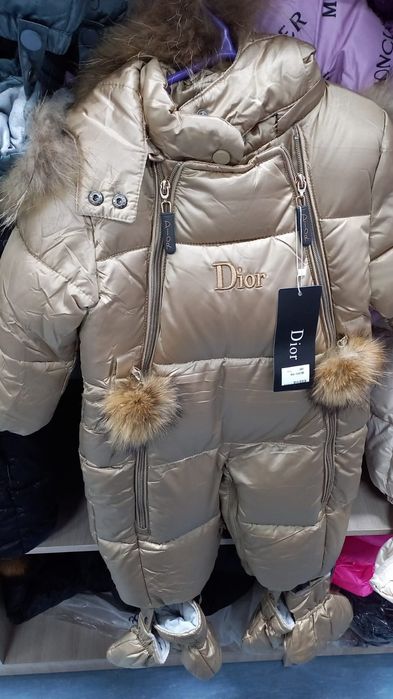 Продам комбинезон зимний.