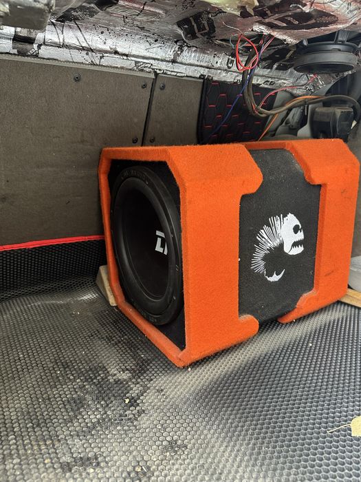 Продам сабвуфер