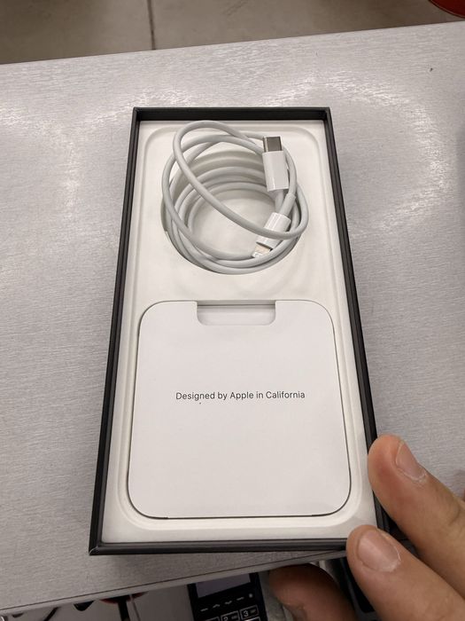 Продавам IPHONE 13 PRO MAX