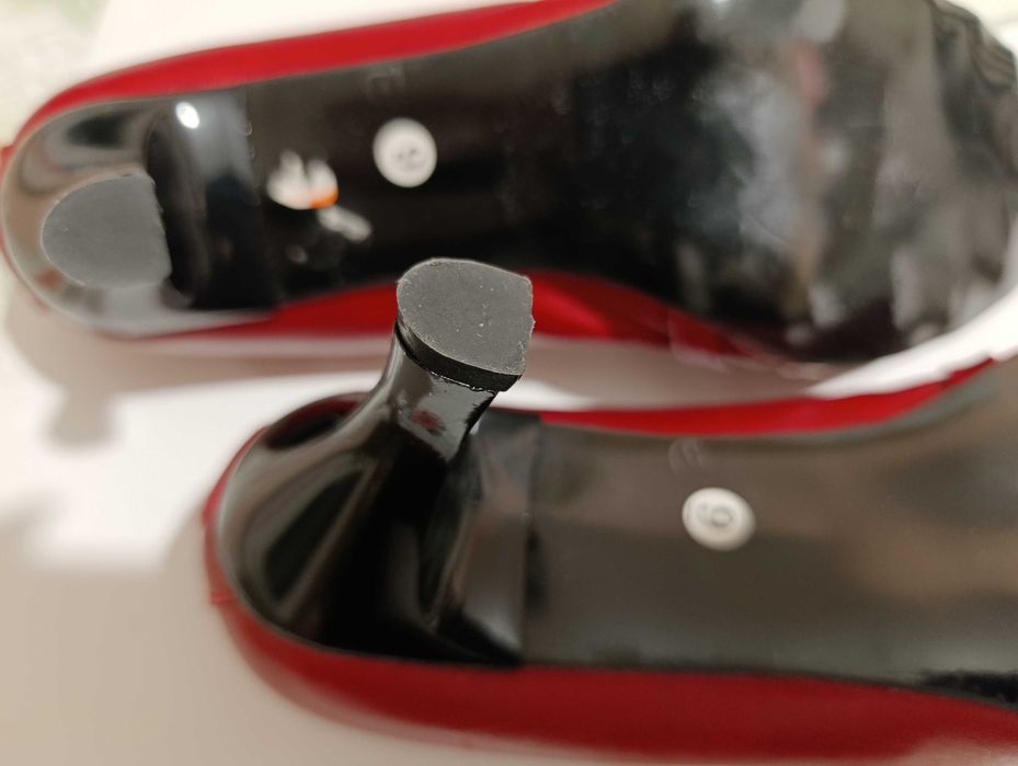 Нови червени обувки естествена кожа