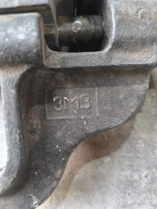 Тисы слесарные маленькие