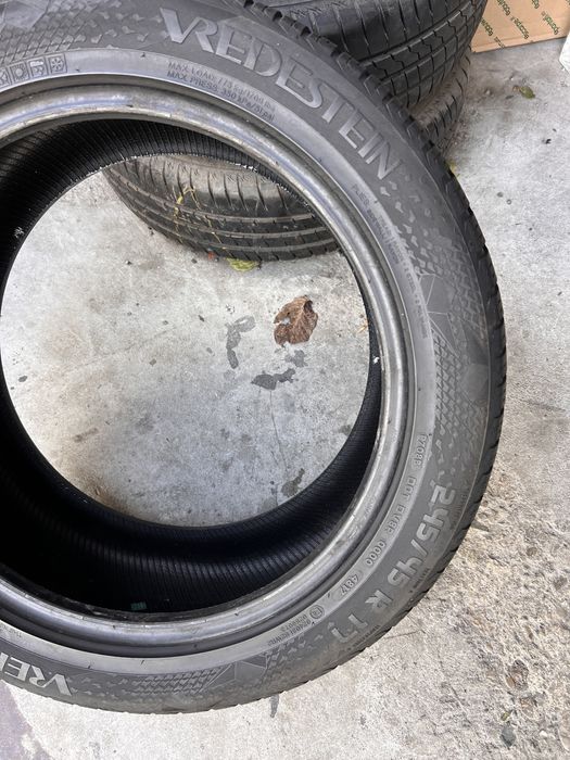 2 anvelope iarna 245/45/17 , Vredestein , 5.5 mm