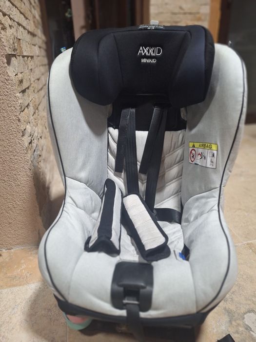 Scaun copii  0 -25 kg Axkid minikid varsta  2 - 6 anini