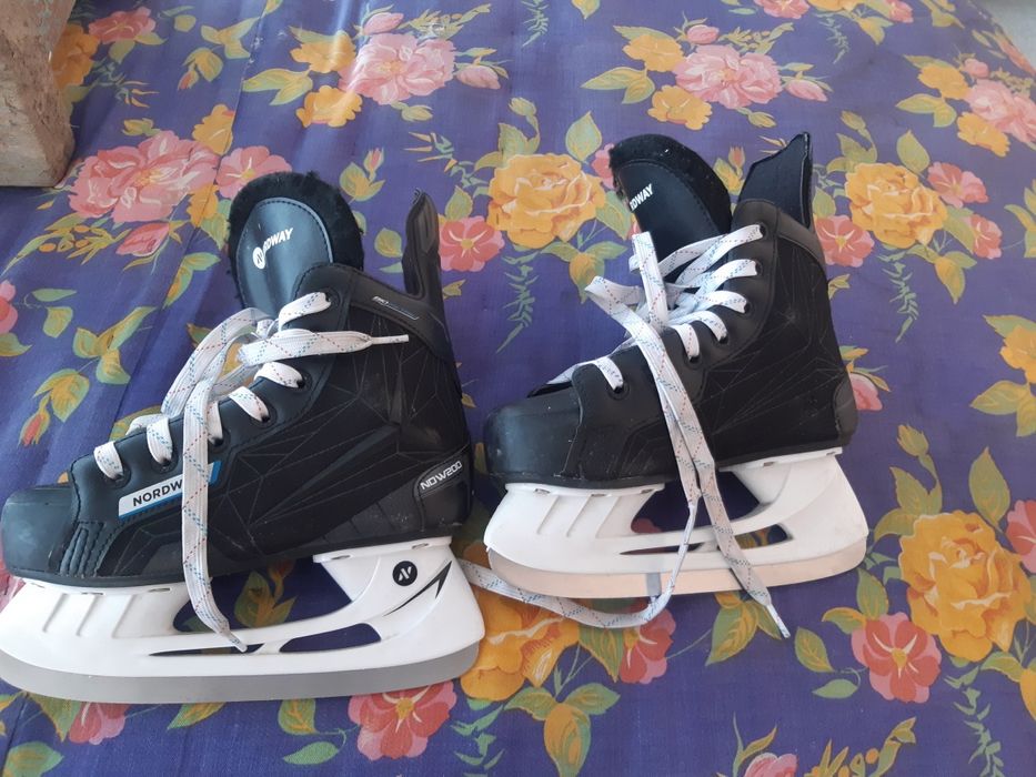 Коньки продам либо обмен на тюбинг