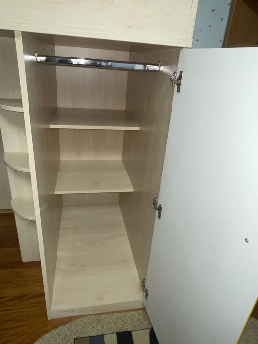 Продам двухярусную детскую кровать