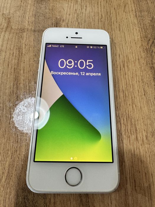 Айфон se первого поколения продам за 25к