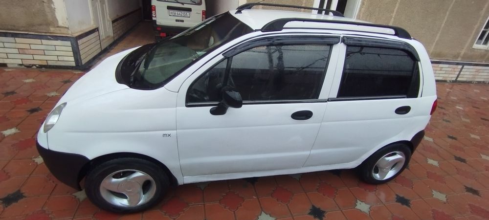 Matiz moshinasi sotiladi sirochna