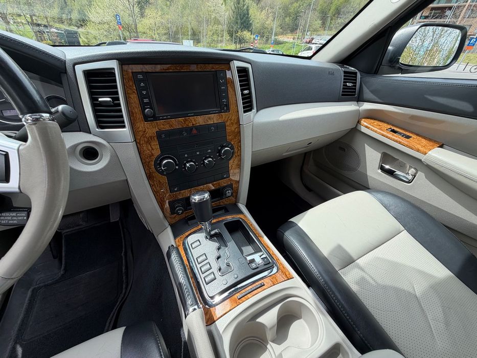 Jeep Grand Cherokee Vand Jeep Grand Cherokee , al doilea proprietar Istoric Jeep Brasov