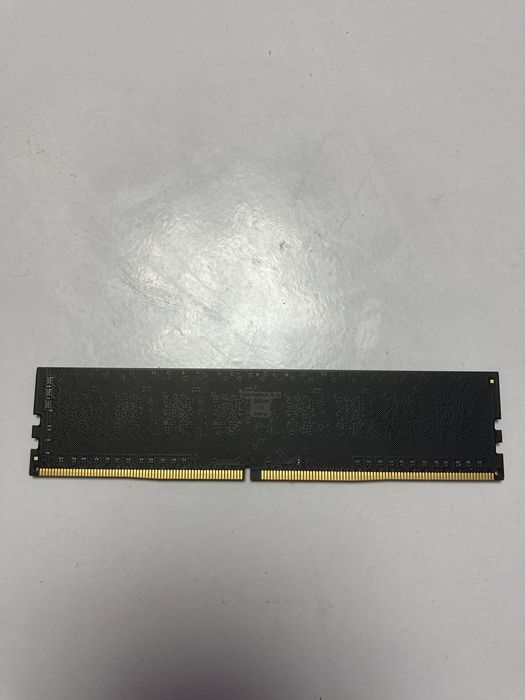 Placă RAM 8gb 3200mhz