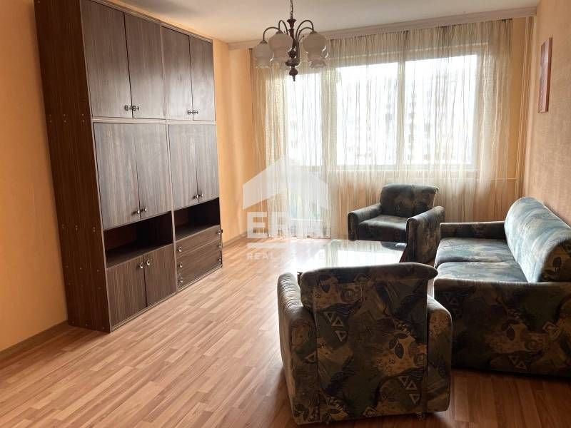 Тристаен апартамент в ж.к. Младост 4