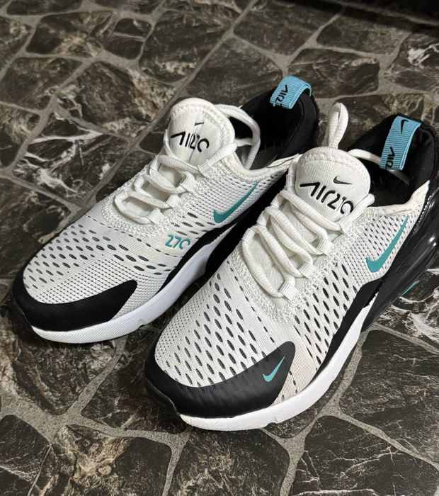 Продам кроссовку