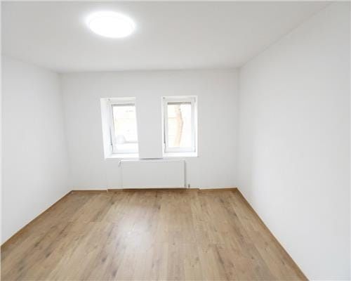 Vand casa 3 camere in Episcopia