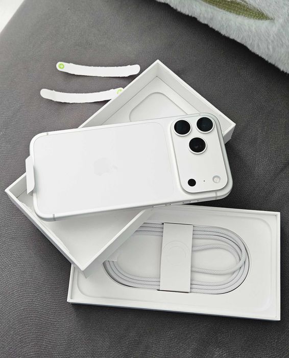 НОВ! iPhone 17 Pro Max 512GB Silver