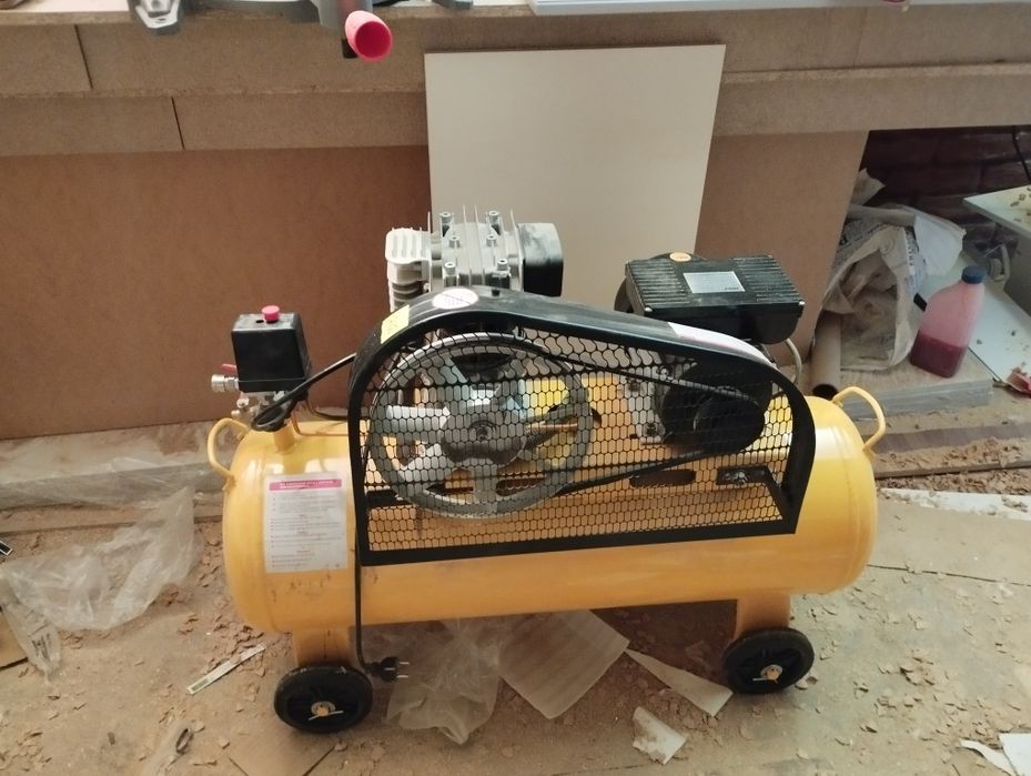 Компрессор хорошего состояния. Новый