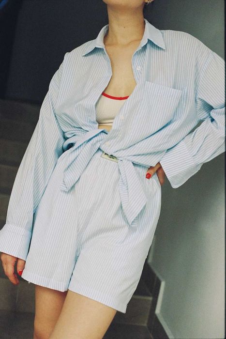 Двойка из рубашки и шорт