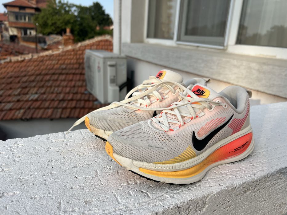 Nike Vomero18 38.5 Wmns